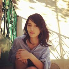 She shows off her slender body in swimwear as well as lingerie. Haruna Kawaguchi