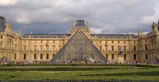 Le 23 mai 1871, il y a 150 ans, le palais des tuileries s'embrasait. Louvre History Collections Facts Britannica
