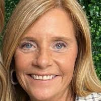 Kelly Enyart's Instagram, Twitter & Facebook