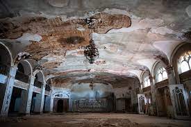 May 27, 2021 / 01:48 pm cdt / updated: A Dying Town A Crumbling Hotel And The Water That Could Restore Both The New York Times