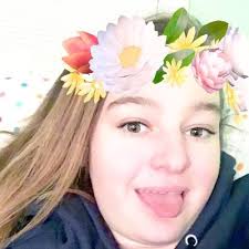 Laura Schnitzer (@lovebball34)