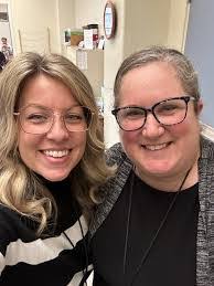 Melissa Dear's Instagram, Twitter & Facebook