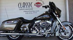 2016 Flhxs Street Glide Special 609224 Hard Candy Black Gold Flake Youtube