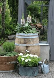 75 Best Garden Decor Design And Diy Ideas Rustic Garden Decor Garden Containers Rustic Gardens