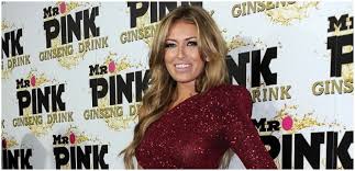Dustin johnson's baby mama just touched down in the caribbean with the superstar golfer and some friends. Paulina Gretzky Sizzles In Plunging Green Dress As She Celebrates Her 30th Birthday Big World News