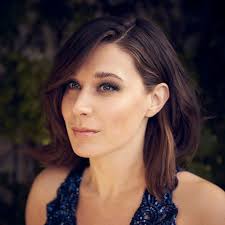 Waking up to picture perfect frost in East Devon! #frost #december #devon  #eastdevon #birdsong #countryside #frostythesnowman #soprano #operasinger  @kwhite_tenor