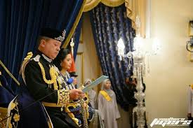 Raja zarith sofiah almarhum sultan idris shah turut dimahkotakan sebagai permaisuri johor, gelaran. Sultan Ibrahim Almarhum Sultan Iskandar Sebagai Sultan Johor Kelima Informasi Santai