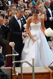 Ganz in weiß und mit passendem brautstrauß: Ana Ivanovic Bastian Schweinsteiger Ist Ihre Hochzeit Gultig Gala De