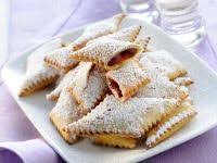 Basterà impastare insieme farina, zucchero e uova, aggiungere il burro e realizzare poi una sfoglia sottile. Come Fare Le Chiacchiere Di Carnevale Sale Pepe
