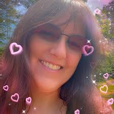 Good morning. May I see your feeding bowls for your Bengals please? My one  is still a 4 month old baby and when ever she eats dry food she is making so