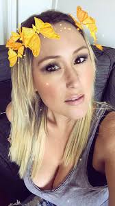 I've been asked if I Snap... Here is the proof! Don't expect much but yes.  @shannongunz Snapchat. Beware of selfies and dog videos. 😂🐾💜