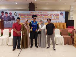 Lulus Dengan Predikat Cumlaude, Anak Sulung Ketua FJA Di Wisuda