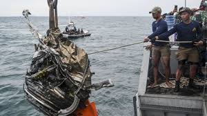 Sebanyak 104 orang dengan rincian 97 penumpang dan 7 awak kabin tewas, termasuk pilot tsu way ming dari singapura dan kopilot duncan ward dari selandia baru. P7aty18lifj0cm
