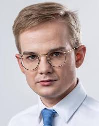 Jun 03, 2021 · mateusz morawiecki dostał nietypowy prezent od policjantów z żelazowej woli. Mlody Wiceminister Finansow Piotr Patkowski Zarobil Wiecej Niz Premier Morawiecki