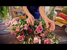 Places That Deliver Flowers Near Me Advantages Of Same Day Flower Delivery Same Day Flower Delivery Flower Delivery Florist
