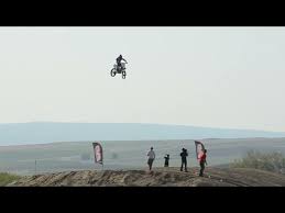 Alex harvill jumped his motorcycle a record 425 feet in royal city, wash., while filming for the daredevil project film. Daredevil Alex Harvill Dies While Attempting World Record Motorcycle Jump Wjtv