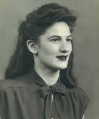 Sandra Kates's Instagram, Twitter & Facebook