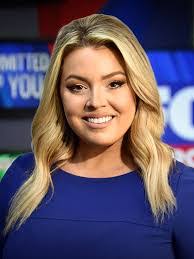 Carolina Fox's Instagram, Twitter & Facebook