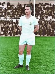 Tüm zamanların en iyi futbolcularından biri olarak kabul edilir, ve oynadığı maç attığı gol oaranına göre tüm zamanların en verimli golcülerinden. Ferenc Puskas Hungarian Born Ferenc Purczeld 1 April 1927 3 17 November 2006 Was A Hungarian Footballer And Manager Widely Regarded As Calciatori Calcio