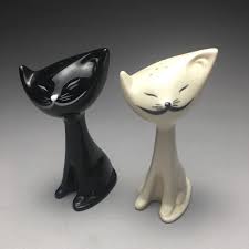Black And White Cat Salt And Pepper Shakers This Listing Is For A Pair Of Black And White Mid Century Modern Cat Salt And Pepper Shakers They Measure About 5 Inches Tall A Shakers Mid Century Modern Cat