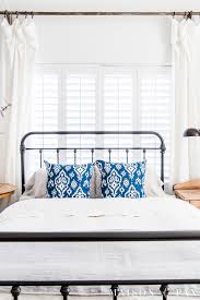 Diy pallet bed ideas for the modern home. Simple Master Bedroom Decorating Ideas For Spring Maison De Pax