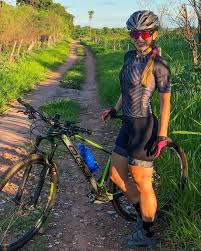 画像に含まれている可能性があるもの 1人 自転車 屋外 自然 triathlon instagram bike