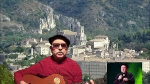 Écouter quelques accords de guitares au couchant tout en partageant, entre amis, un petit verre et quelques tapas, c'est ce que nous vous proposons, demain soir, avec nos amis de los pedaoucos au bar les contrebandiers pau. Mon Dieu Que J En Suis A Mon Aise Chords Chordify