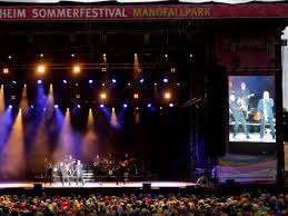 Maybe you would like to learn more about one of these? Mit Howie Kam Der Regen Hello Again Vom Rosenheimer Sommerfestival Landkreis Meldungen