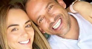 Luis Fernando Camacho y Fátima Jordan anuncian estar en la "dulce espera"