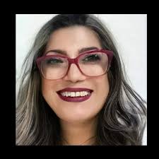 🙏 A deputada Silvye Alves (União-GO) pediu desculpas públicas aos  eleitores após votar a favor da PEC da Blindagem, proposta que amplia a  imunidade de parlamentares. A deputada afirmou ter cedido a