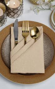 Such A Beautiful Tablesetting Featuring The Linen Like Natural Flat Pack Using A Flat Pack Is A Gre Table Napkins Dining Table Decor Open Kitchen Restaurant