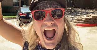 The band announced solinger's death late saturday on their instagram page. Chnz2vcdh 1aum