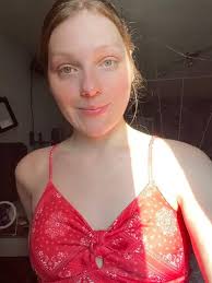 I know I'm ugly but can we be friends 😌 if yes send a friend request 💔🥰 