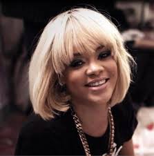 16 Stylish Rihanna Bob Haircuts Medium Hair Styles Short Blonde Hair Blonde Bob Hairstyles Bobs Haircuts