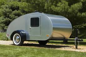 Select from the top fifth wheel makes when you build your own new fifth wheels at rv wholesalers. 8 Best Small Camper Trailers In Your Price Range Small Campers Small Camper Trailers Recreational Vehicles
