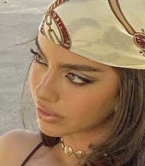 Lauryn Shaw (lauryn4885)