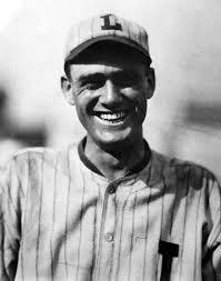 Earl Combs's Instagram, Twitter & Facebook