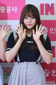 As soon as the date of the official end of gfriend came, umji deleted two photos of herself from a clip from hybe museum, making many of her . Gfriend Umji 1 Stararena ì¤íìë ë