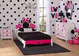 Decoracao Da Minnie 45 Quartos Para Quem Ama A Minnie Minnie Mouse Bedroom Kids Bedroom Designs Disney Bedrooms