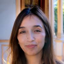 Escritora María Rosa Casanova: “He aprendido a ver el dolor así, como una  fuerza creadora”