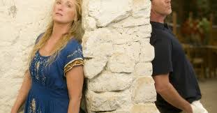 Аманда сайфред, мэрил стрип, пирс броснан и др. Mamma Mia Der Film Film 2008 Trailer Kritik Kino De