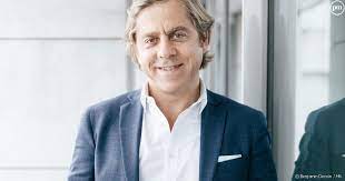 Bob woodward principal at m6 consulting, inc. M6 Frederic De Vincelles Evince De La Direction Des Programmes Guillaume Charles Lui Succede Puremedias