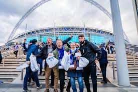 Wembley stadium was for eighty years the english national stadium until it got demolished and replaced wembley stadium was built to serve as the centerpiece of the british empire exhibition. Bericht England Plant Em Finale Vor 90 000 Zuschauern Im Wembley Stadion Aktuelle Em 2021 News Hintergrundberichte Uvm