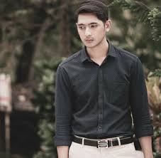 Kali ini, arya mengunggah fotonya saat masih memiliki rambut gondrong serta brewok. 10 Potret Macho Dan Ganteng Arya Saloka Idola Di Ikatan Cinta