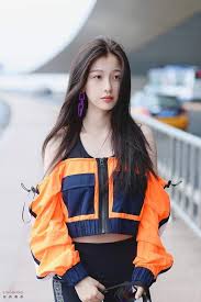 Vương hạc đệ giờ đây trở thành nam thần thế hệ mới bởi vẻ ngoài cực kỳ đẹp trai và thu hút. ThÆ°Æ¡ng Lan Quyáº¿t Sáº½ Do Ngu ThÆ° Han VÆ°Æ¡ng Háº¡c Ä'á»‡ Ä'ong