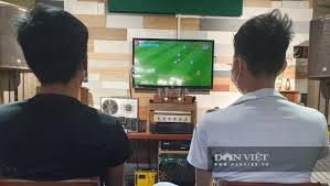 Cập nhật video xem lại trận đấu bóng đá bỉ vs ý trong khuôn khổ vòng tứ kết euro 2021 diễn ra đêm qua và rạng sáng nay. NgÆ°á»i Sai Gon Vá»«a Xem Bong Ä'a Euro 2020 Vá»«a Lo Chá»'ng Dá»‹ch Covid 19