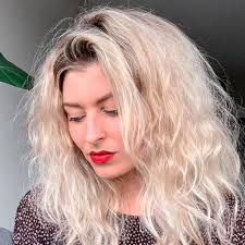 Swap them out for similar products free of these ingredients and notice if your hair starts feeling more moisturized. Why Is The Top Layer Of My Hair Always Frizzy 6 Tips To Avoid It