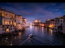 Amazing Trick To Shoot Stunning Night Photos Without A Tripod Night Photography Digital Photography School Photoshop Help