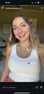 Brooklyn posting her base makeup “hack” after video featuring a question  about Bailey's foundation : r/McKnightFamSnark