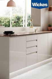 The Clean Lines And Stunning High Gloss Shine Of Sofia Cashmere Will Add Style A Kitchen Design Modern Small Cashmere Gloss Kitchen High Gloss Kitchen Cabinets